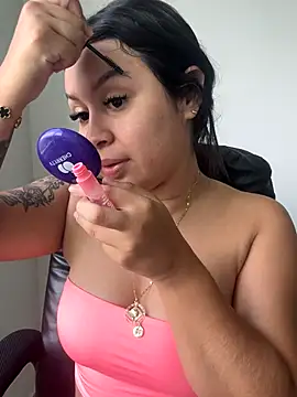 Pretty Isadora online show from January 2026 06:36:02 PM