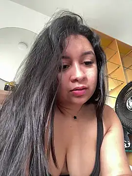 Pretty Isadora online show from April 2026 08:57:02 PM