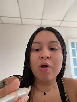 Pretty Isadora online show from March 2025 09:00:02 PM