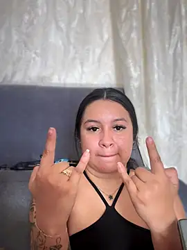 Snapshot of Pretty_Isadora chatting on November 2025 04:39:02 PM Pretty Isadora online show from November 2025 04:39:02 PM