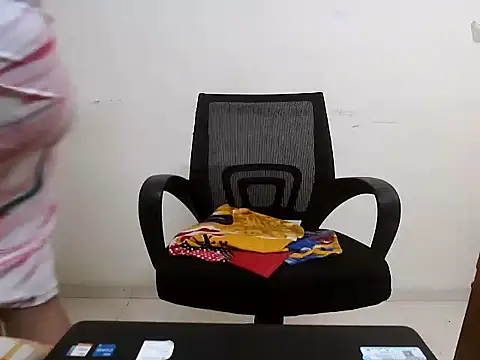 lololips online show from November 2025 09:08:01 PM