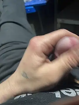Snapshot of joeycbigcock chatting on February 2025 10:42:01 PM joeycbigcock online show from February 2025 10:42:01 PM