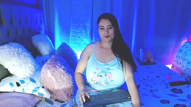 Kerly Lopez online show from February 2026 08:28:01 PM