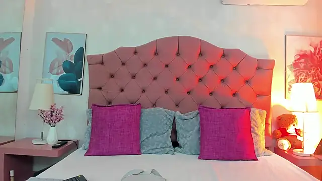 ThyaraJhons online show from April 2026 11:59:02 AM