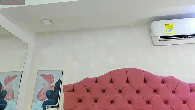 Snapshot of ThyaraJhons chatting on June 2026 11:37:02 AM ThyaraJhons online show from June 2026 11:37:02 AM