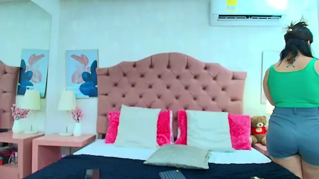 ThyaraJhons online show from February 2026 11:54:02 AM