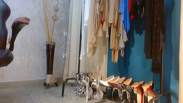 Samantabrown  online show from February 2026 11:18:02 AM