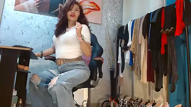 Samantabrown  online show from February 2026 11:22:01 AM