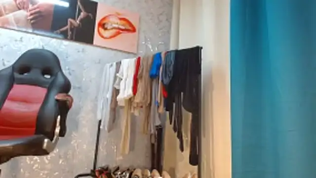 Samantabrown  online show from February 2026 11:21:02 AM