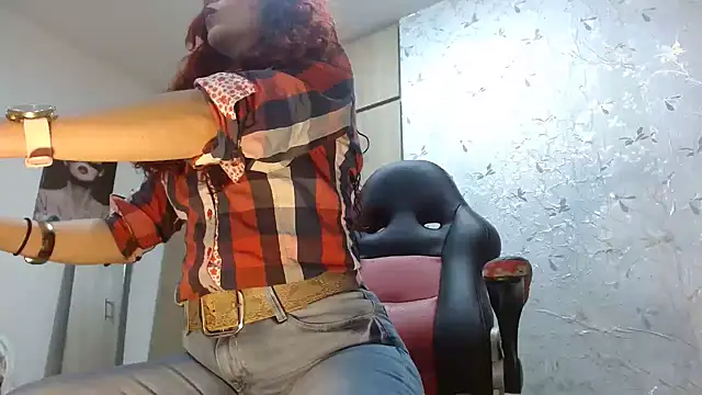 Samantabrown  online show from October 2025 11:35:02 AM