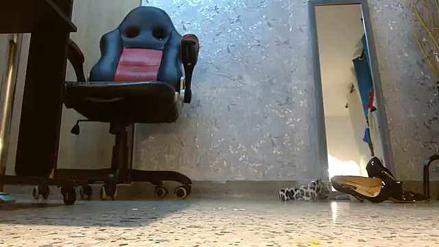 Samantabrown  online show from March 2026 11:19:02 AM