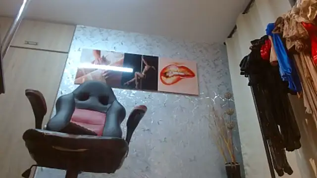 Samantabrown  online show from February 2026 11:10:01 AM