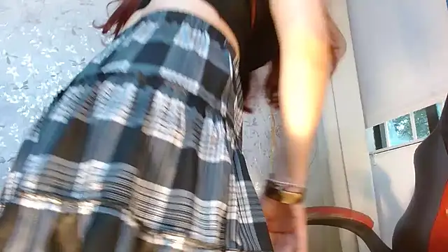 Samantabrown  online show from November 2025 11:35:02 AM