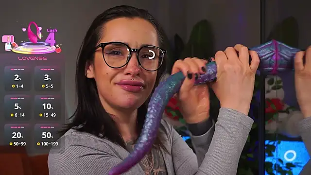 EvaCanton online show from December 2025 03:46:02 AM