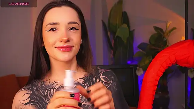 EvaCanton online show from April 2026 02:04:01 AM