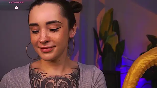 EvaCanton online show from March 2026 02:08:01 AM