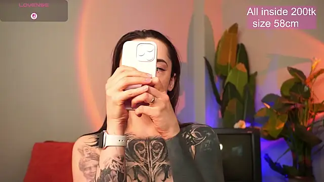 EvaCanton online show from March 2026 02:01:01 AM