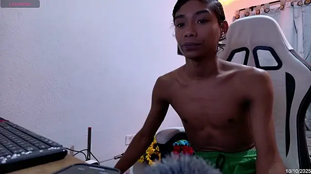 Snapshot of alejo_cute chatting on October 2025 10:34:01 PM alejo cute online show from October 2025 10:34:01 PM