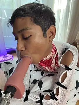 alejo cute online show from April 2026 04:42:02 PM