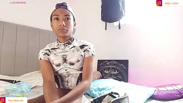 Snapshot of alejo_cute chatting on February 2025 03:39:02 PM alejo cute online show from February 2025 03:39:02 PM