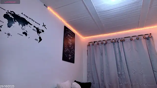 alejo cute online show from October 2025 06:41:02 PM