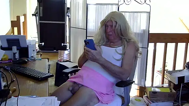 loreleia online show from November 2025 06:52:01 PM