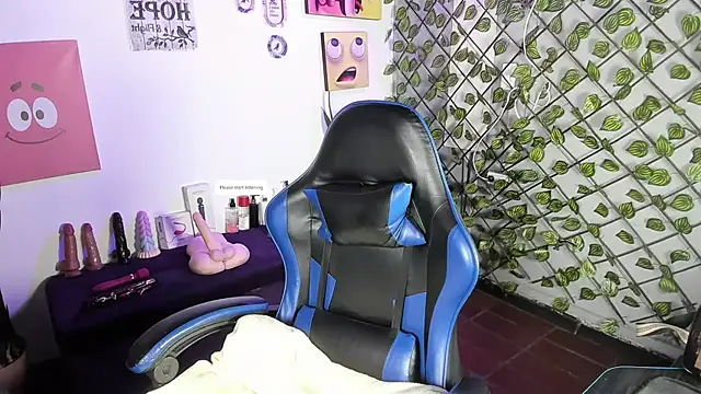 Amy hoy69 online show from March 2026 02:11:01 AM