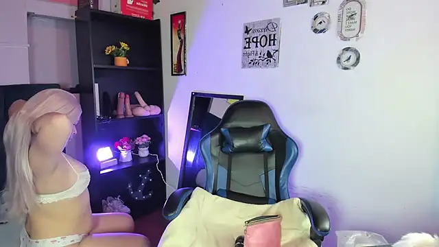 Amy hoy69 online show from October 2025 03:18:02 AM