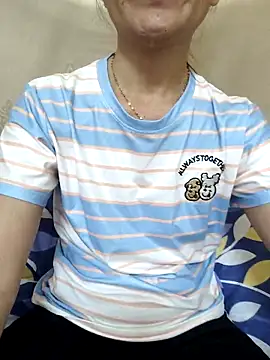 Snapshot of Asian_girl13 chatting on December 2025 12:37:02 AM Asian girl13 online show from December 2025 12:37:02 AM