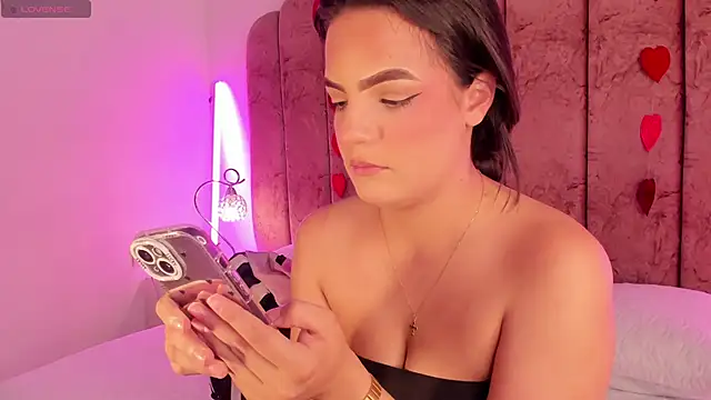 IsabellaGrey19 online show from February 2026 07:47:01 PM