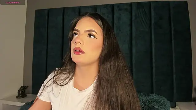 Snapshot of IsabellaGrey19 chatting on November 2025 07:36:02 PM IsabellaGrey19 online show from November 2025 07:36:02 PM