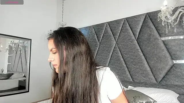 Snapshot of IsabellaGrey19 chatting on September 2025 07:20:02 PM IsabellaGrey19 online show from September 2025 07:20:02 PM