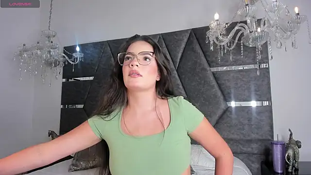 Snapshot of IsabellaGrey19 chatting on September 2025 07:09:02 PM IsabellaGrey19 online show from September 2025 07:09:02 PM