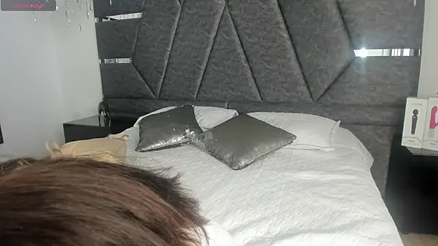 Snapshot of IsabellaGrey19 chatting on September 2025 07:21:02 PM IsabellaGrey19 online show from September 2025 07:21:02 PM