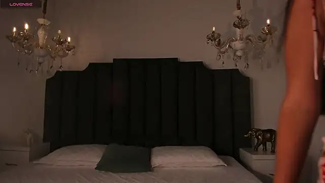 Snapshot of IsabellaGrey19 chatting on September 2025 07:10:02 PM IsabellaGrey19 online show from September 2025 07:10:02 PM