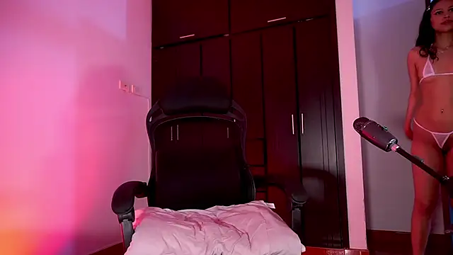 petitevictoria online show from April 2026 07:48:02 AM