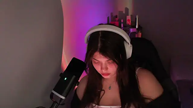 helengilmor online show from April 2026 05:30:02 PM