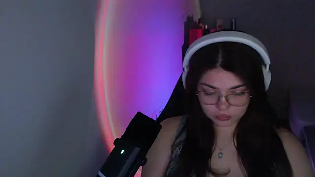 helengilmor online show from April 2026 05:30:01 PM