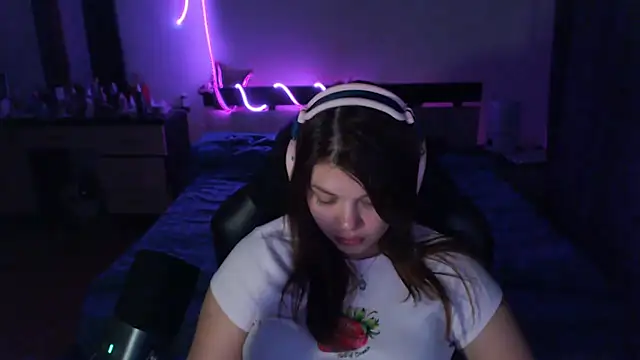 helengilmor online show from November 2025 05:30:02 PM