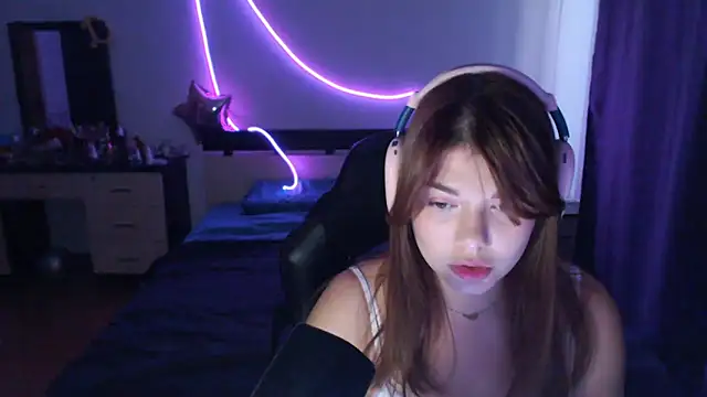 helengilmor online show from October 2025 05:44:01 AM