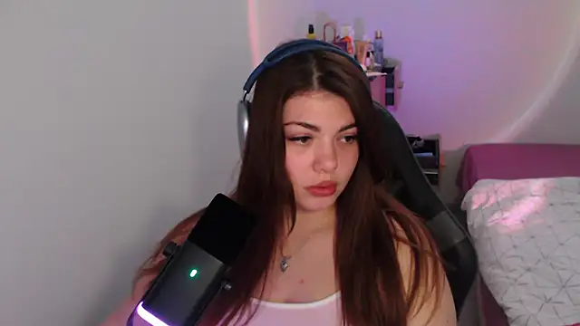 helengilmor online show from April 2026 10:57:01 AM