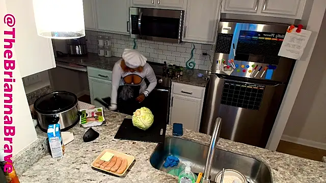 BriannaBrave online show from November 2025 04:22:01 AM