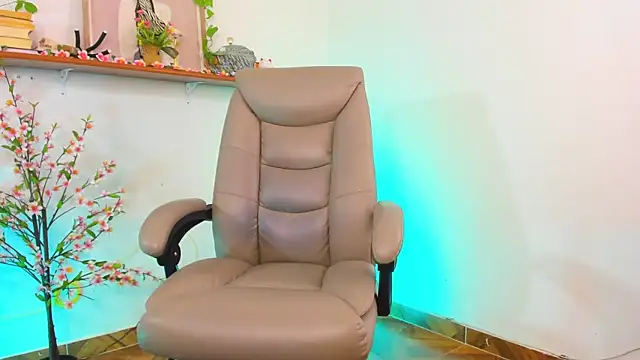 Chanelll Taylorr  online show from April 2026 06:59:02 AM