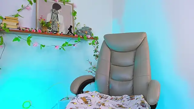 Chanelll Taylorr  online show from February 2026 01:13:01 PM