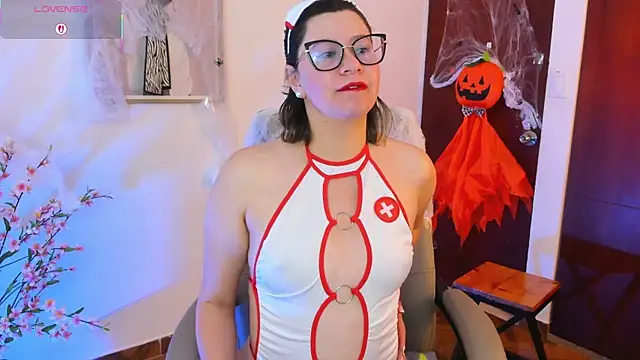 Chanelll Taylorr  online show from October 2025 11:07:01 AM