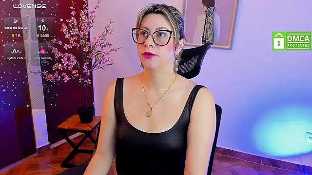 Chanelll Taylorr  online show from March 2025 01:08:01 PM