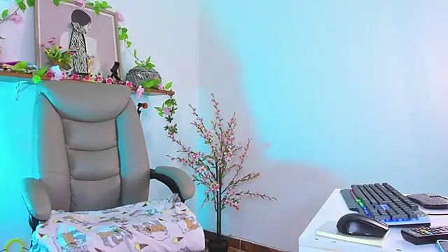 Chanelll Taylorr  online show from February 2026 12:59:02 PM