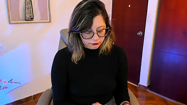 Chanelll Taylorr  online show from November 2025 09:24:01 AM