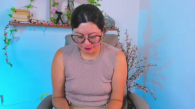 Chanelll Taylorr  online show from February 2026 01:11:01 PM