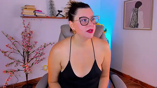 Chanelll Taylorr  online show from June 2026 10:23:01 AM